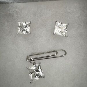 Princess Cut with 7mm each GRA Certificate Moissanite